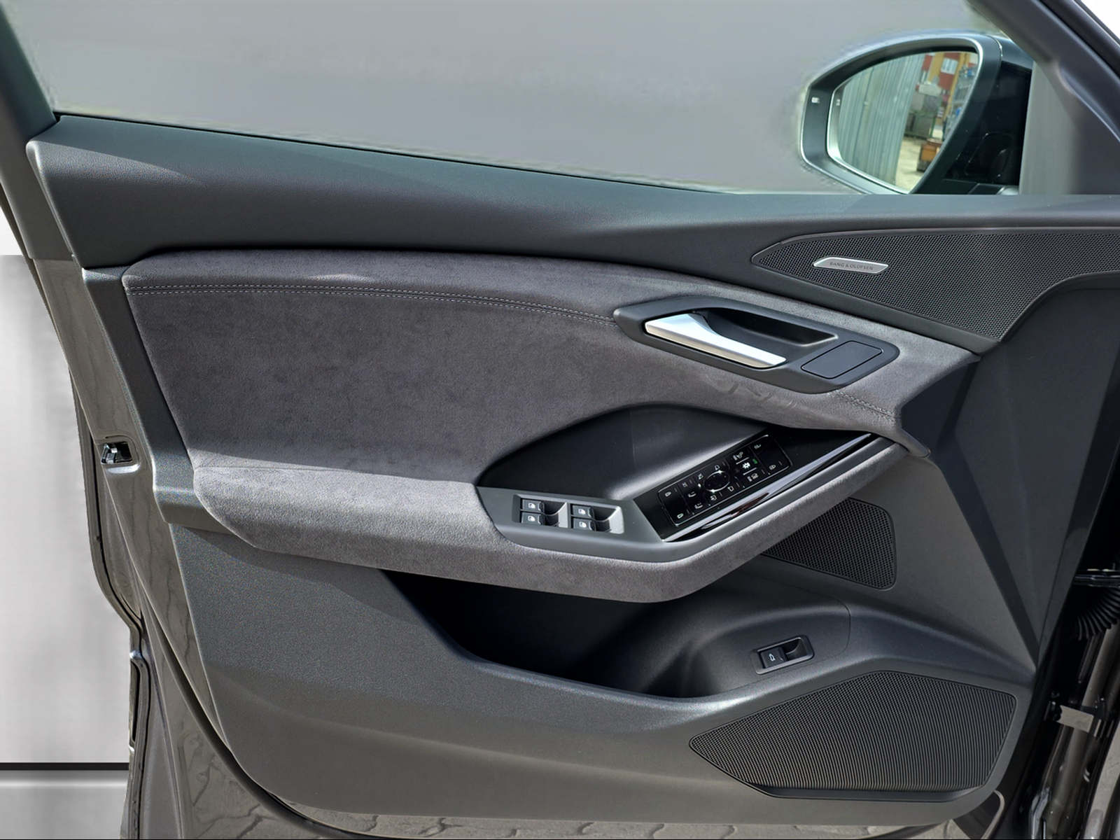 AUDI Q6 e-tron quattro-image-9