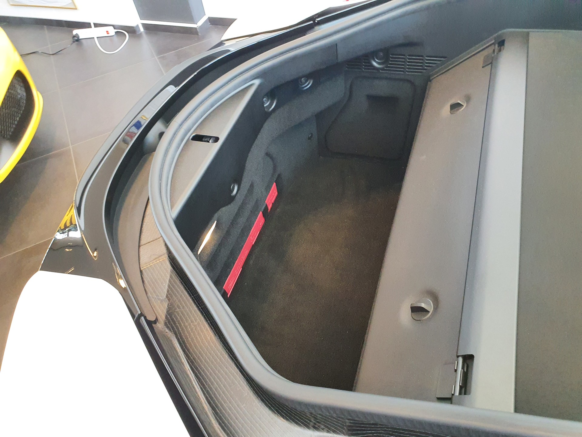 BMW i8 Coupé-image-28