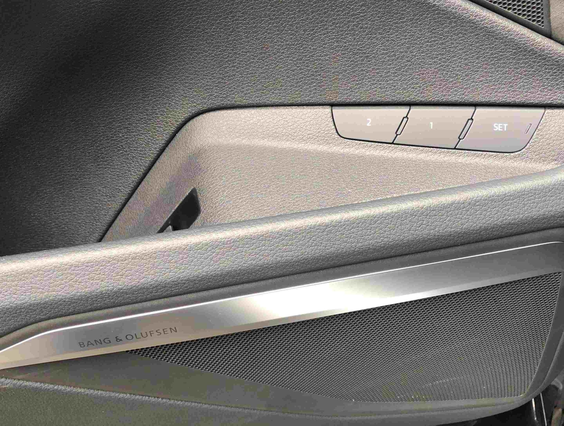 AUDI e-tron S quattro-image-8