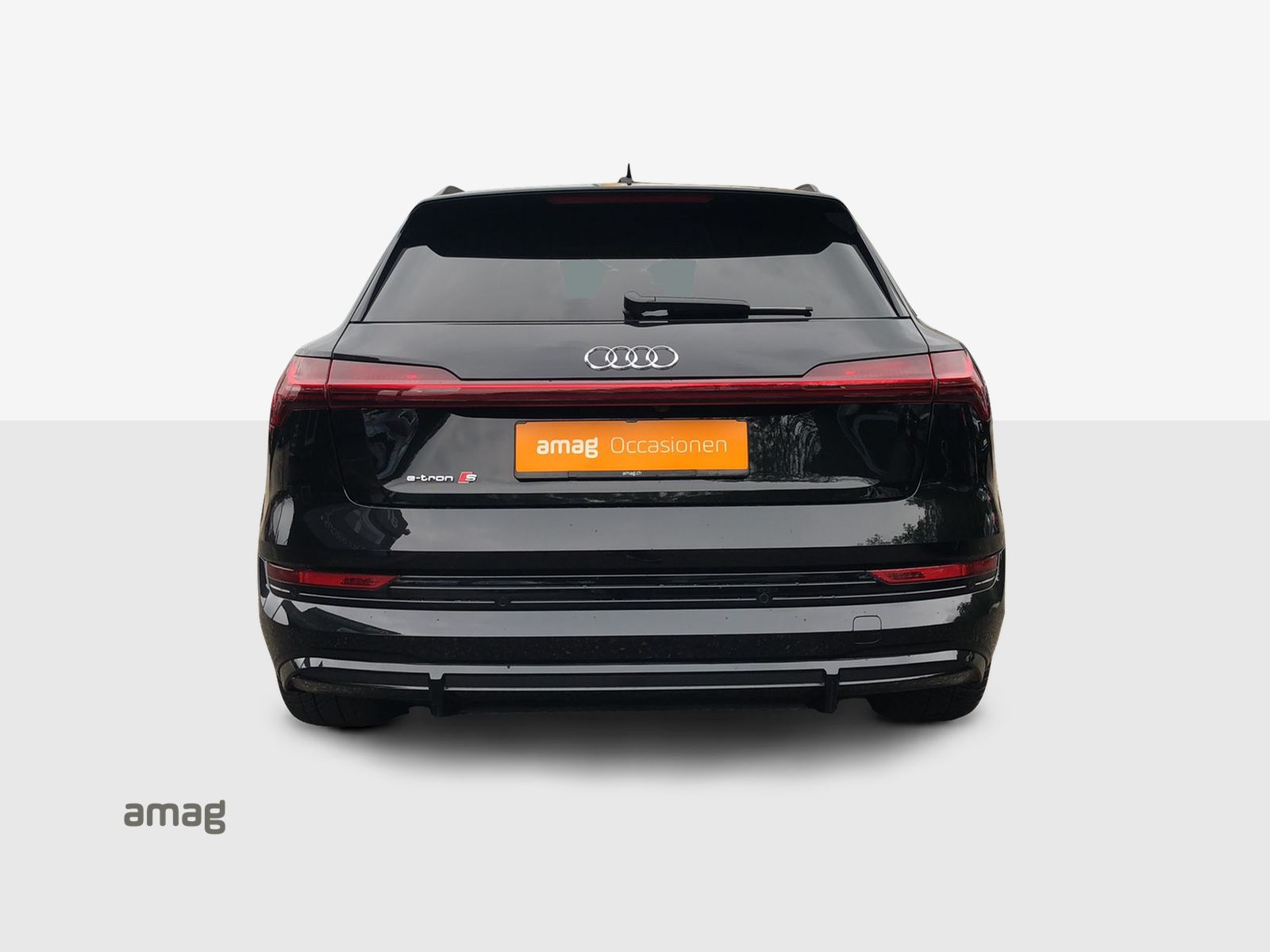 AUDI e-tron S quattro-image-7