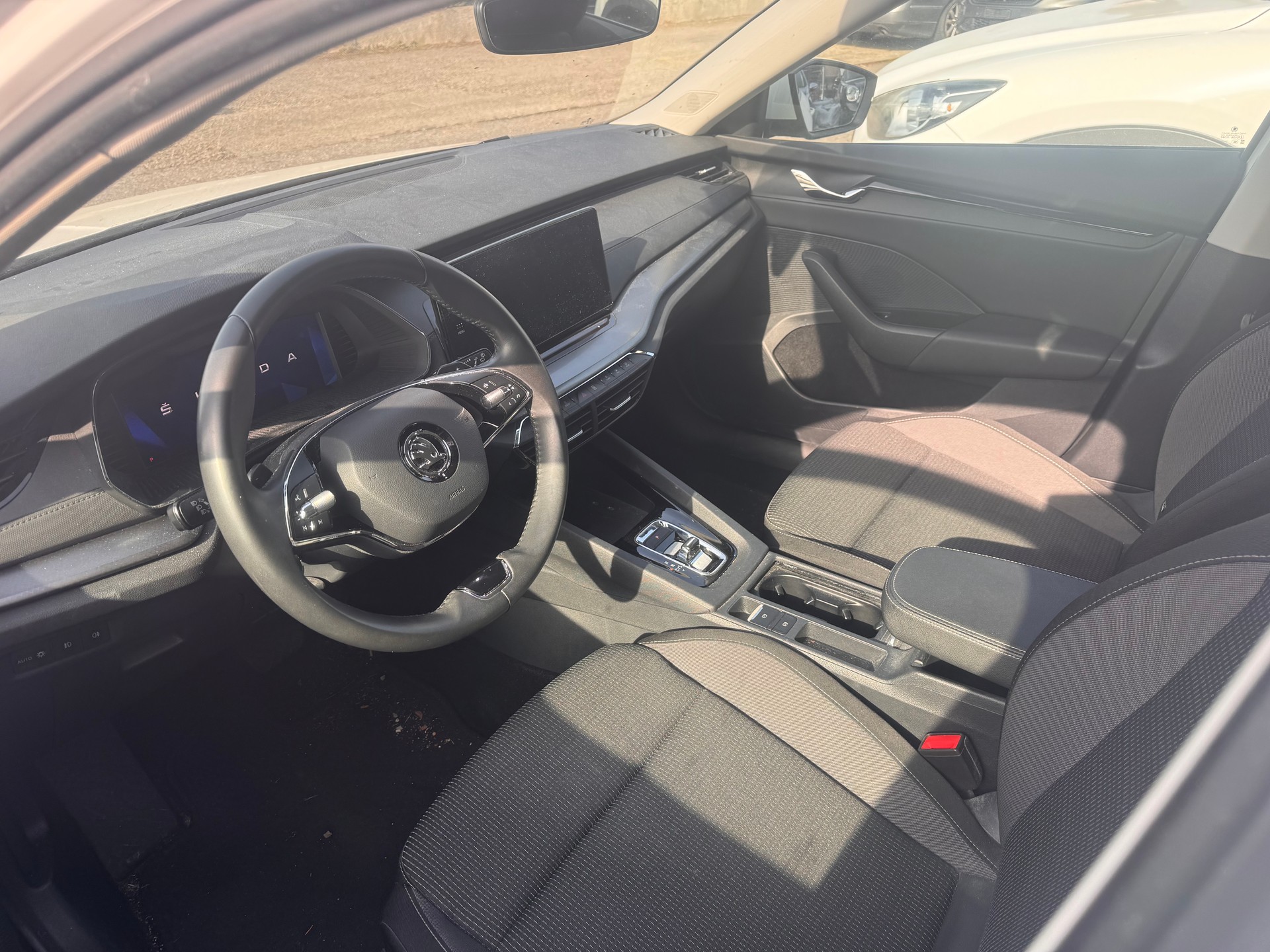 SKODA Octavia Combi 1.0 TSI mHEV DSG Style-image-5