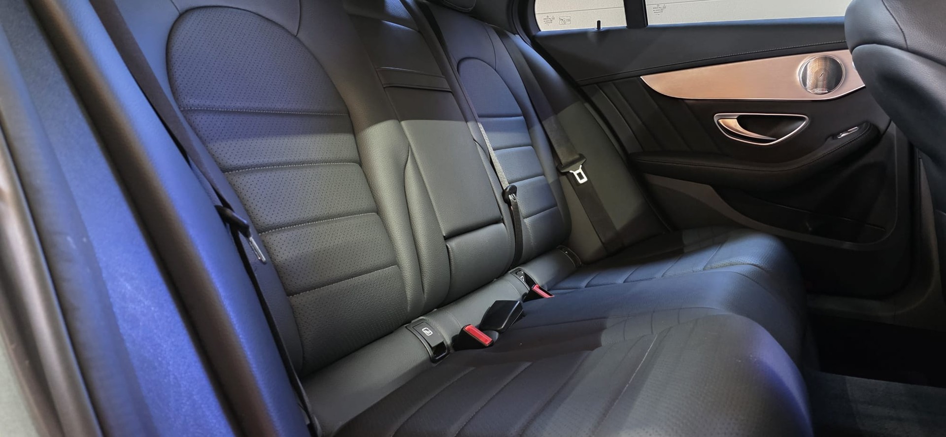 MERCEDES-BENZ C 220 d Swiss Star AMG Line 4Matic 9G-Tronic-image-28