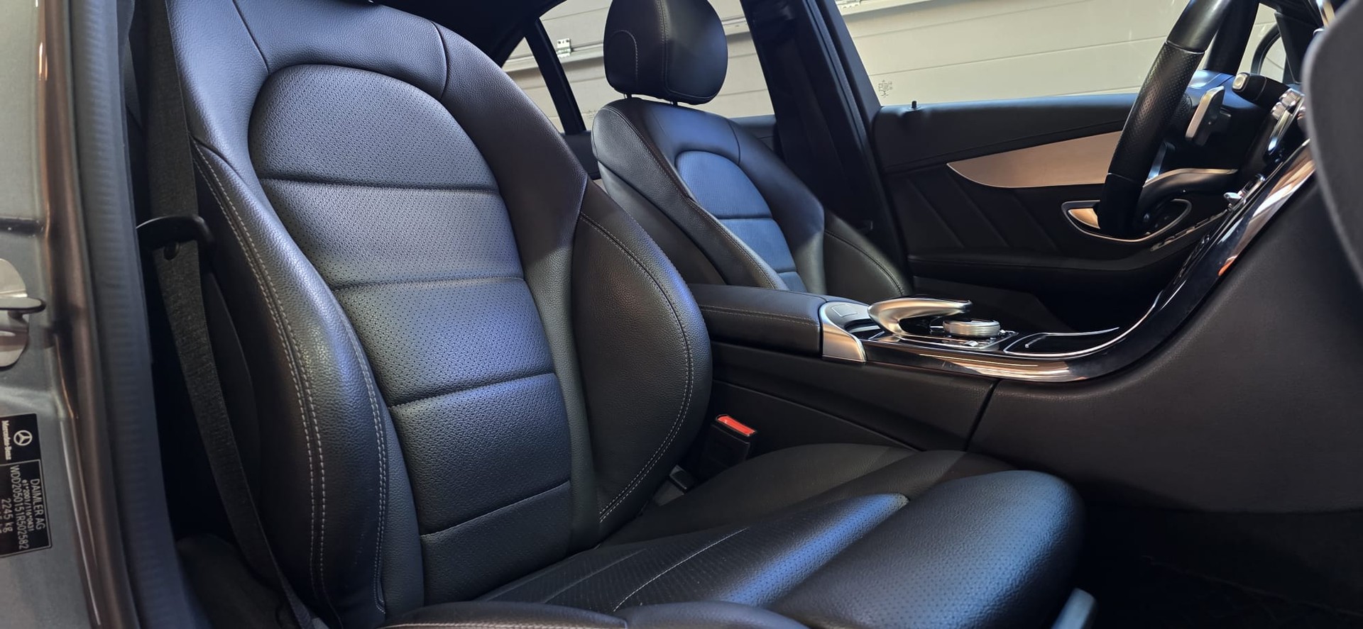MERCEDES-BENZ C 220 d Swiss Star AMG Line 4Matic 9G-Tronic-image-26