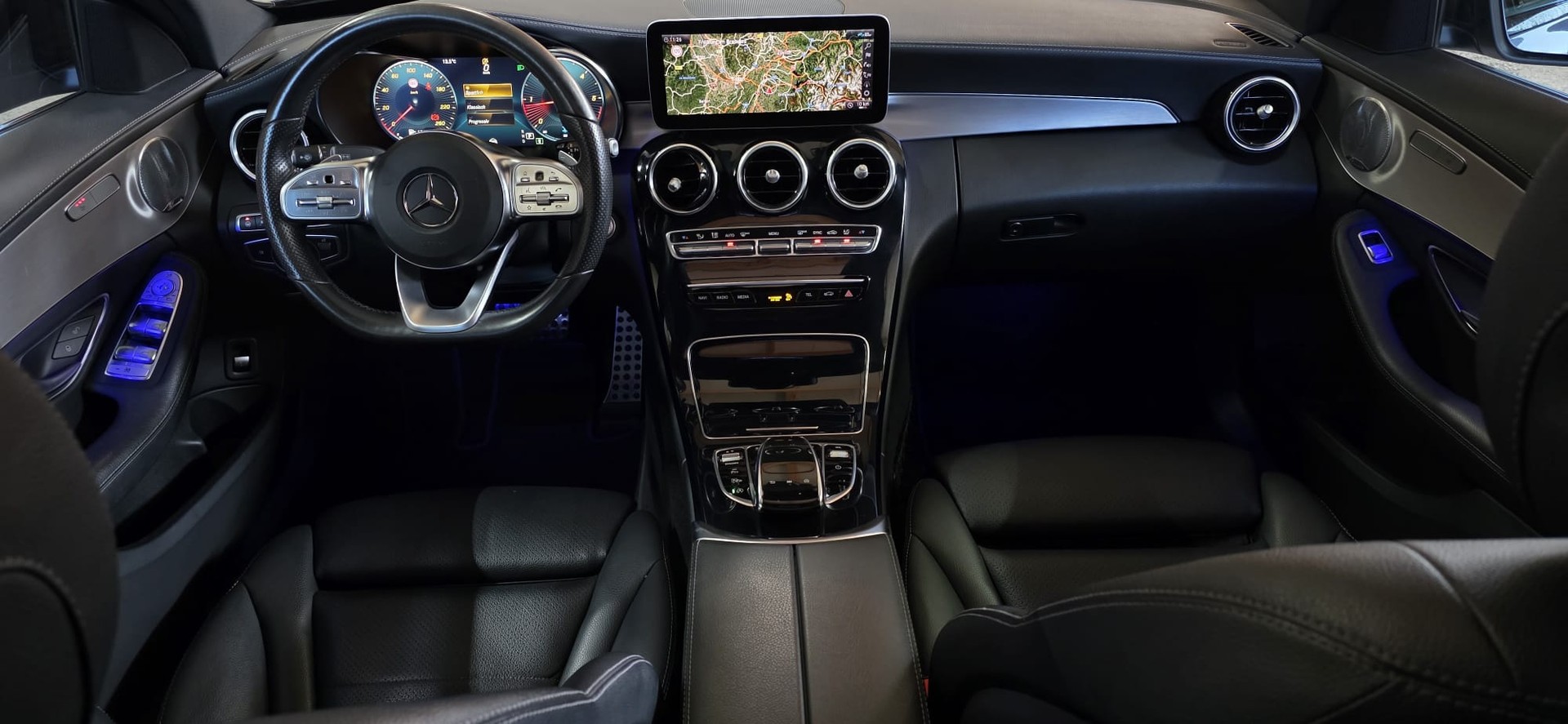MERCEDES-BENZ C 220 d Swiss Star AMG Line 4Matic 9G-Tronic-image-11