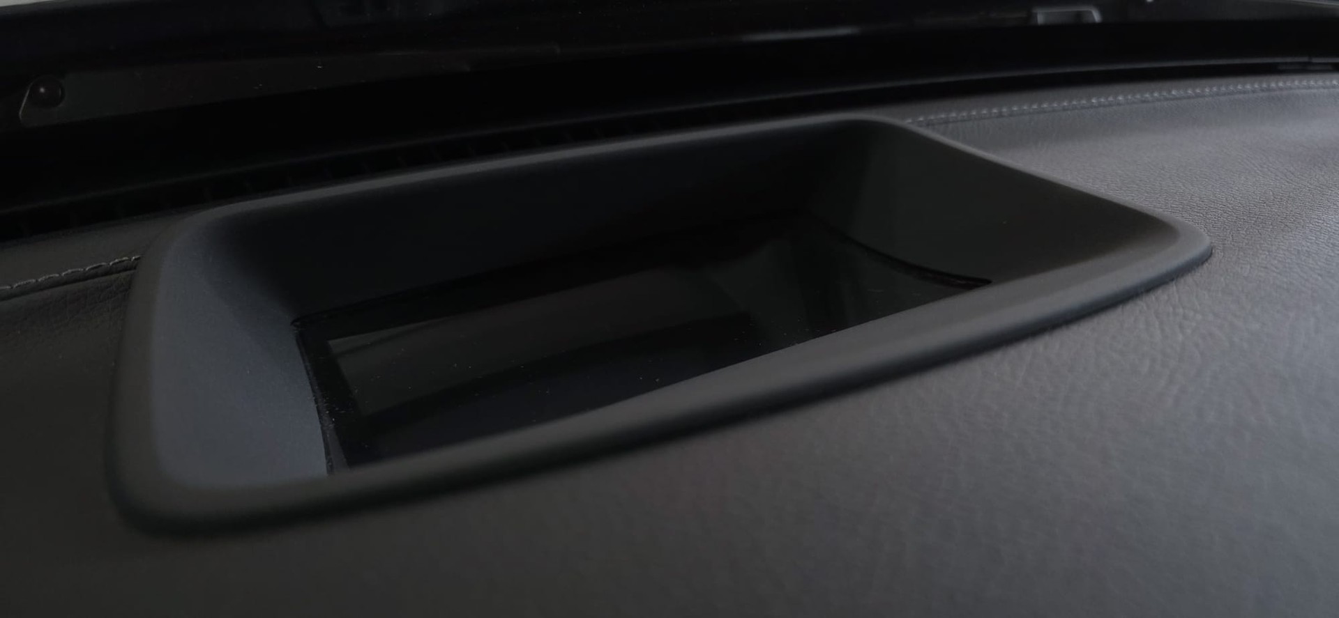 MERCEDES-BENZ C 220 d Swiss Star AMG Line 4Matic 9G-Tronic-image-16