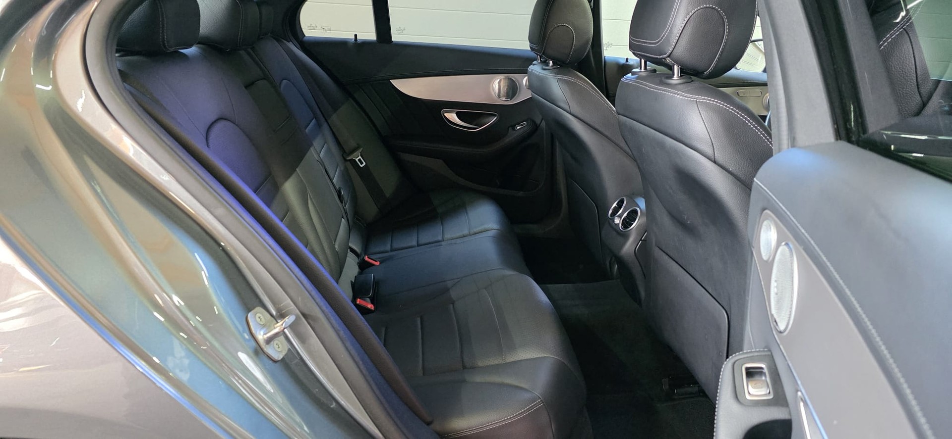 MERCEDES-BENZ C 220 d Swiss Star AMG Line 4Matic 9G-Tronic-image-27