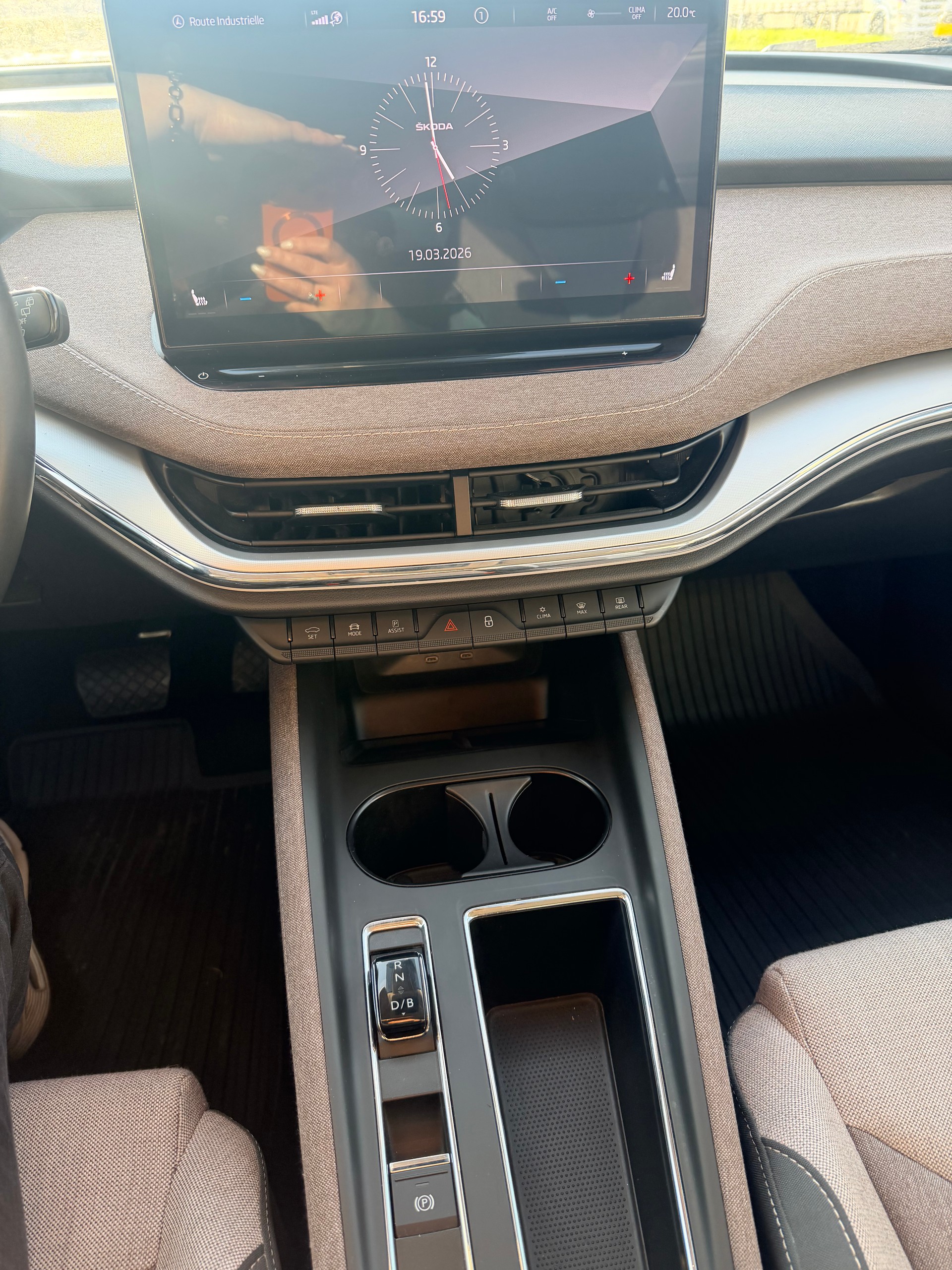 SKODA Enyaq iV 60-image-5