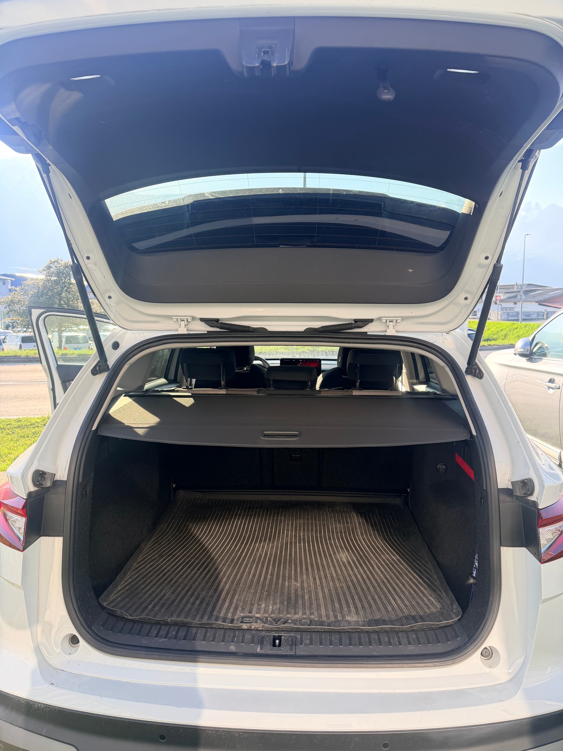 SKODA Enyaq iV 60-image-9