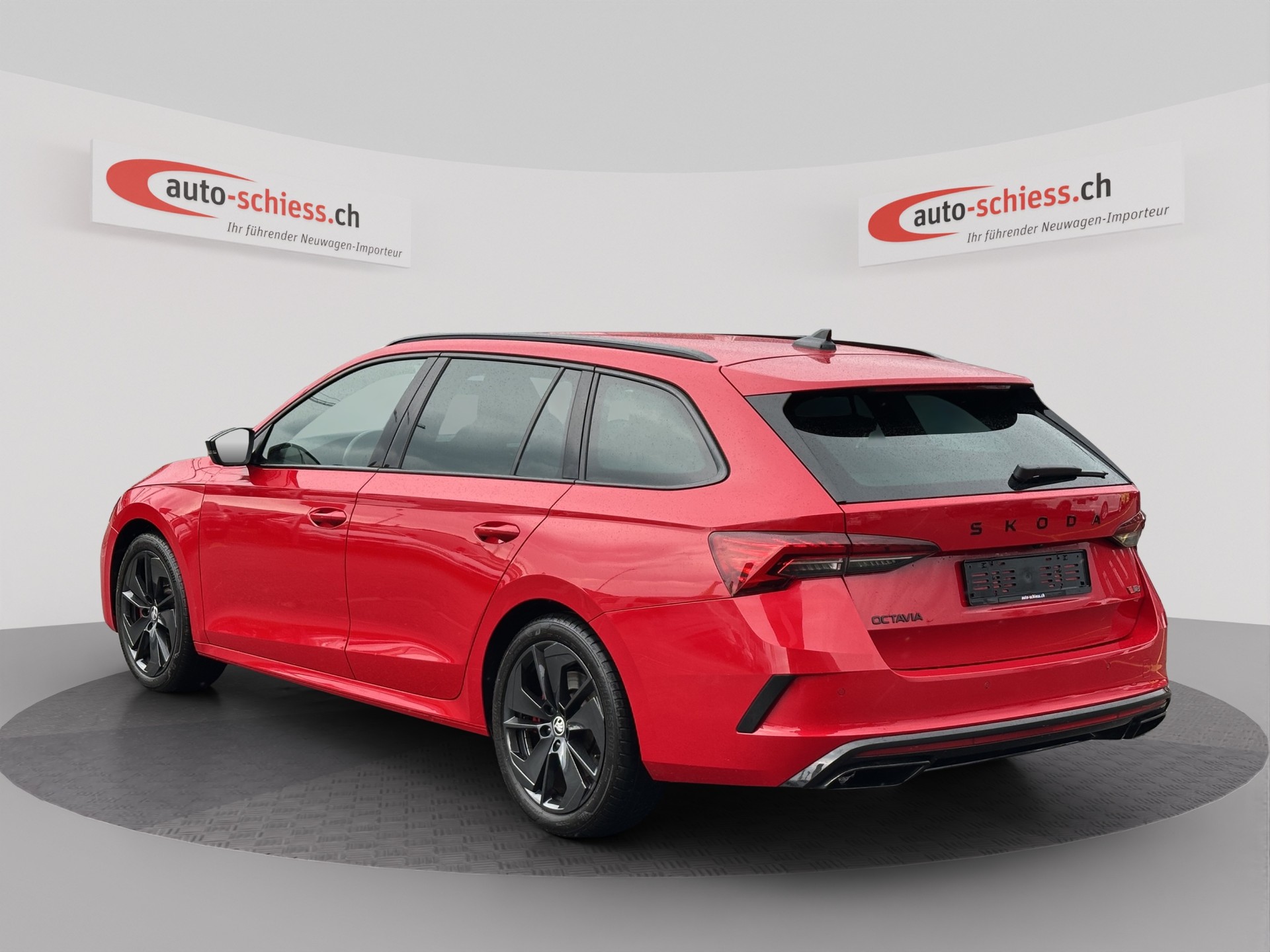 SKODA Octavia RS 2.0 TSI Black DSG-image-2