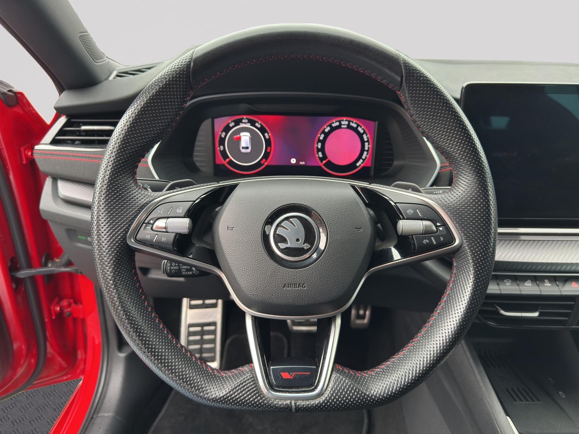 SKODA Octavia RS 2.0 TSI Black DSG-image-10