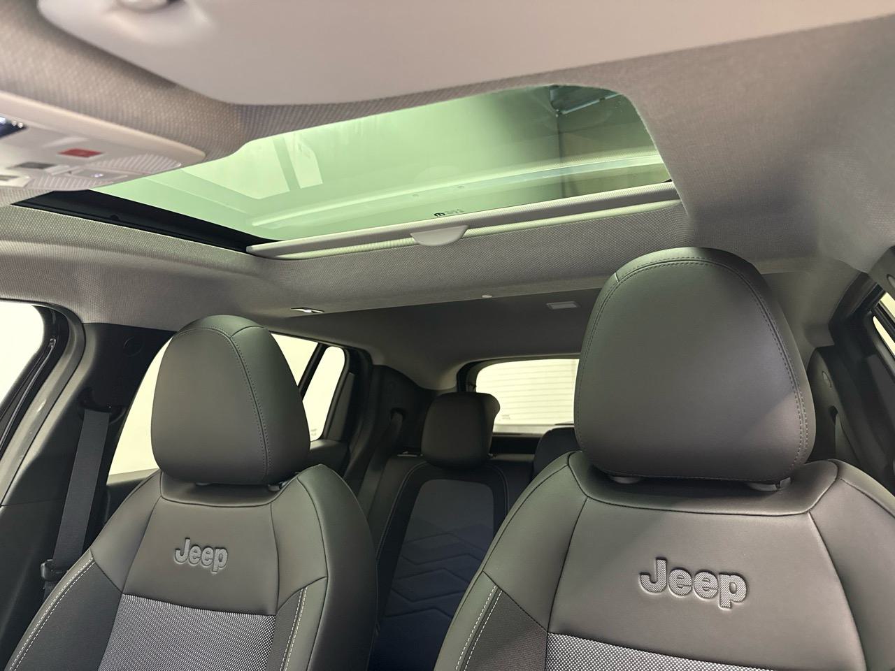 JEEP Avenger 1.2 Turbo MHEV Summit Sky-image-4