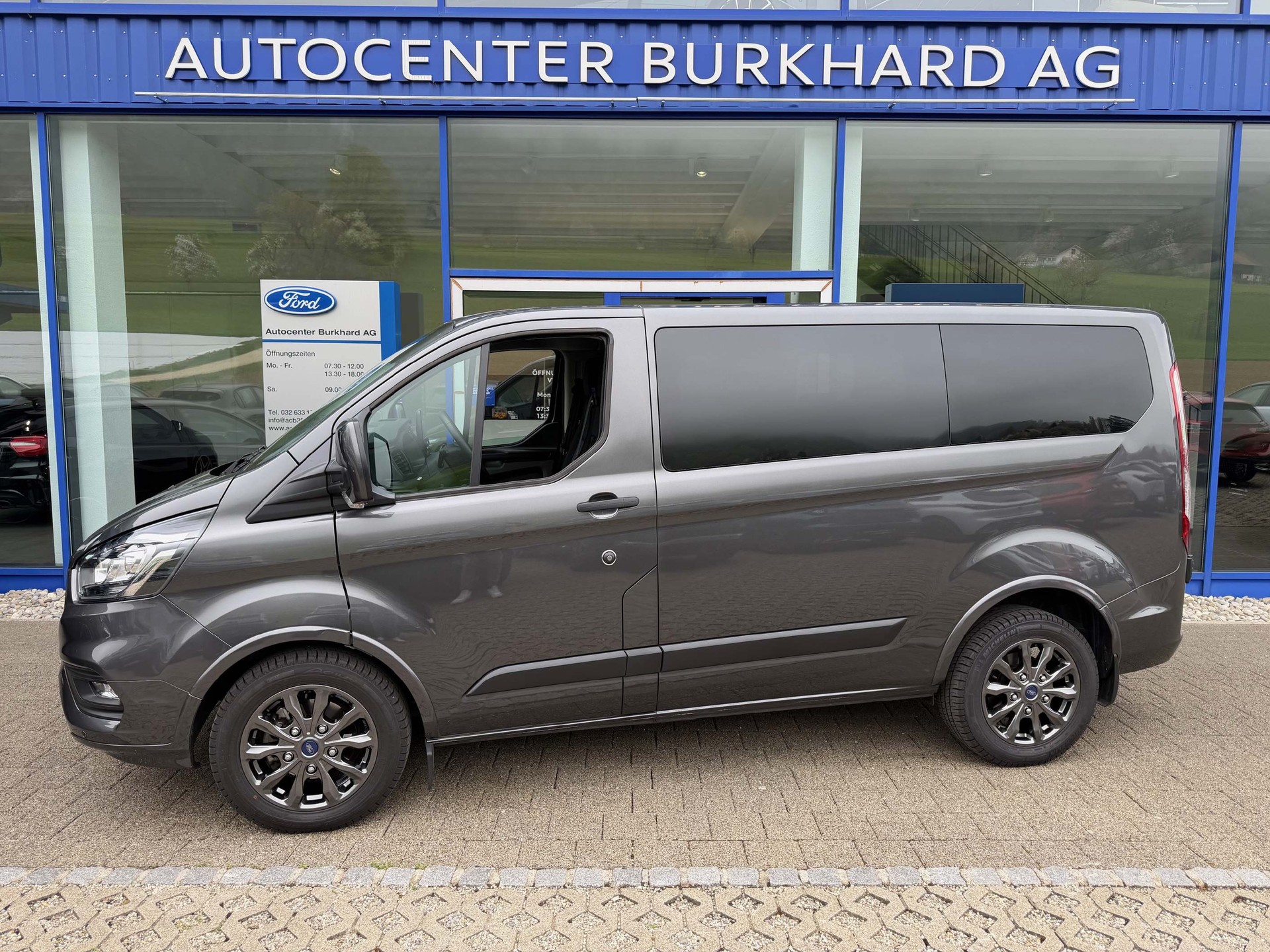 FORD Transit Custombi 9 Plätzer, Anhängelast 2'800kg