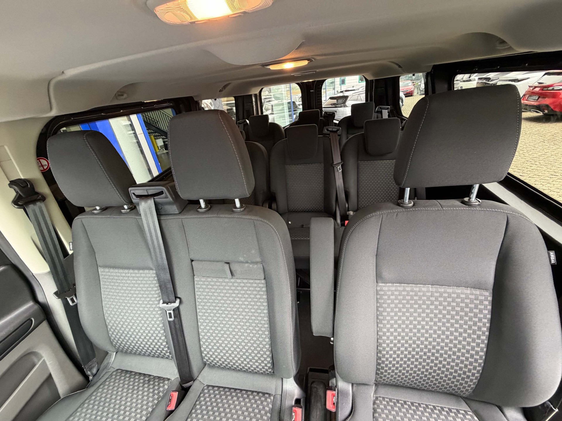 FORD Transit Custombi 9 Plätzer, Anhängelast 2'800kg-image-13