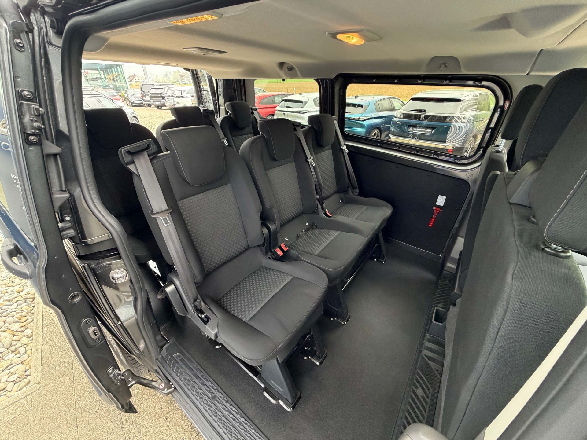 FORD Transit Custombi 9 Plätzer, Anhängelast 2'800kg-image-6