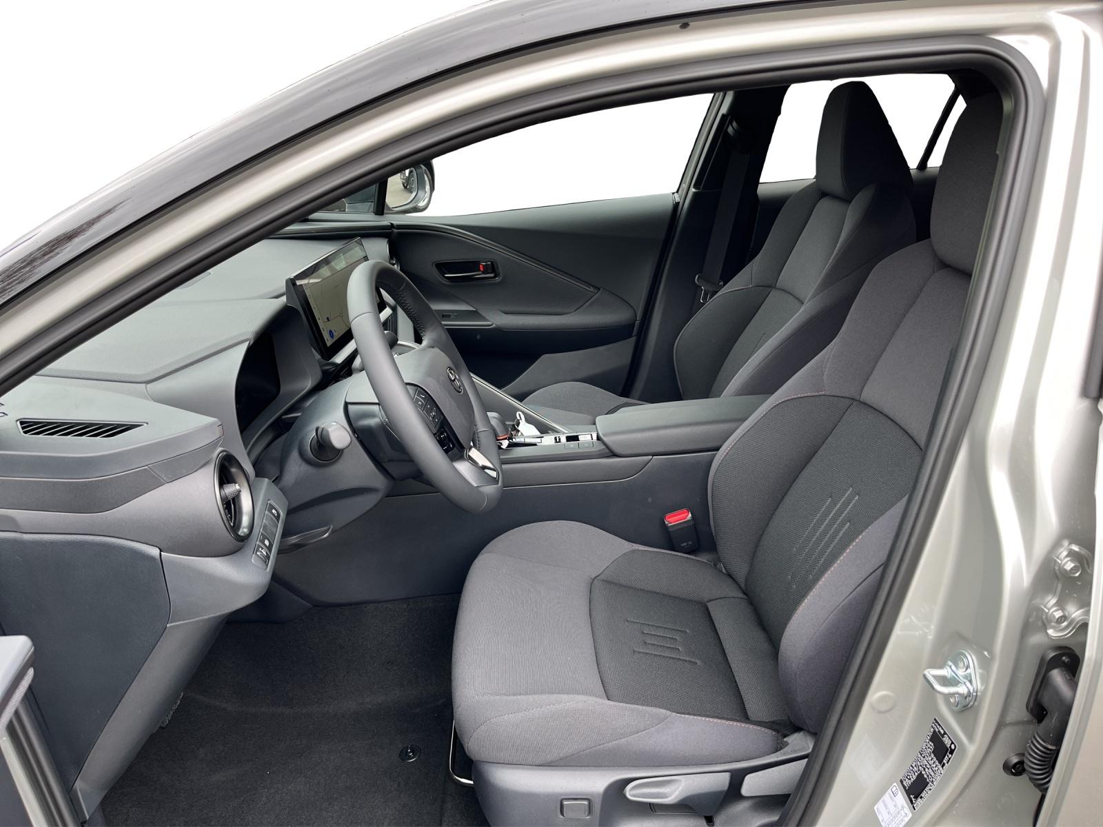 TOYOTA C-HR 2.0 PHEV Swiss Edition-image-5