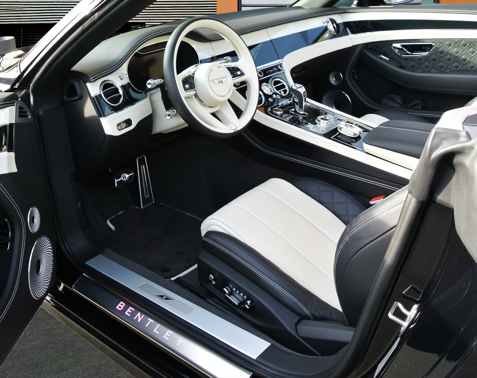 BENTLEY Continental GTC 4.0 V8 S-image-17