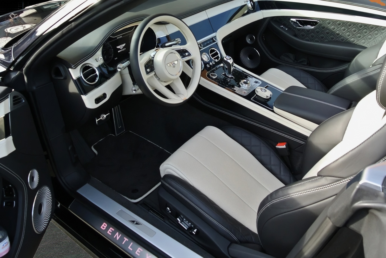 BENTLEY Continental GTC 4.0 V8 S-image-13
