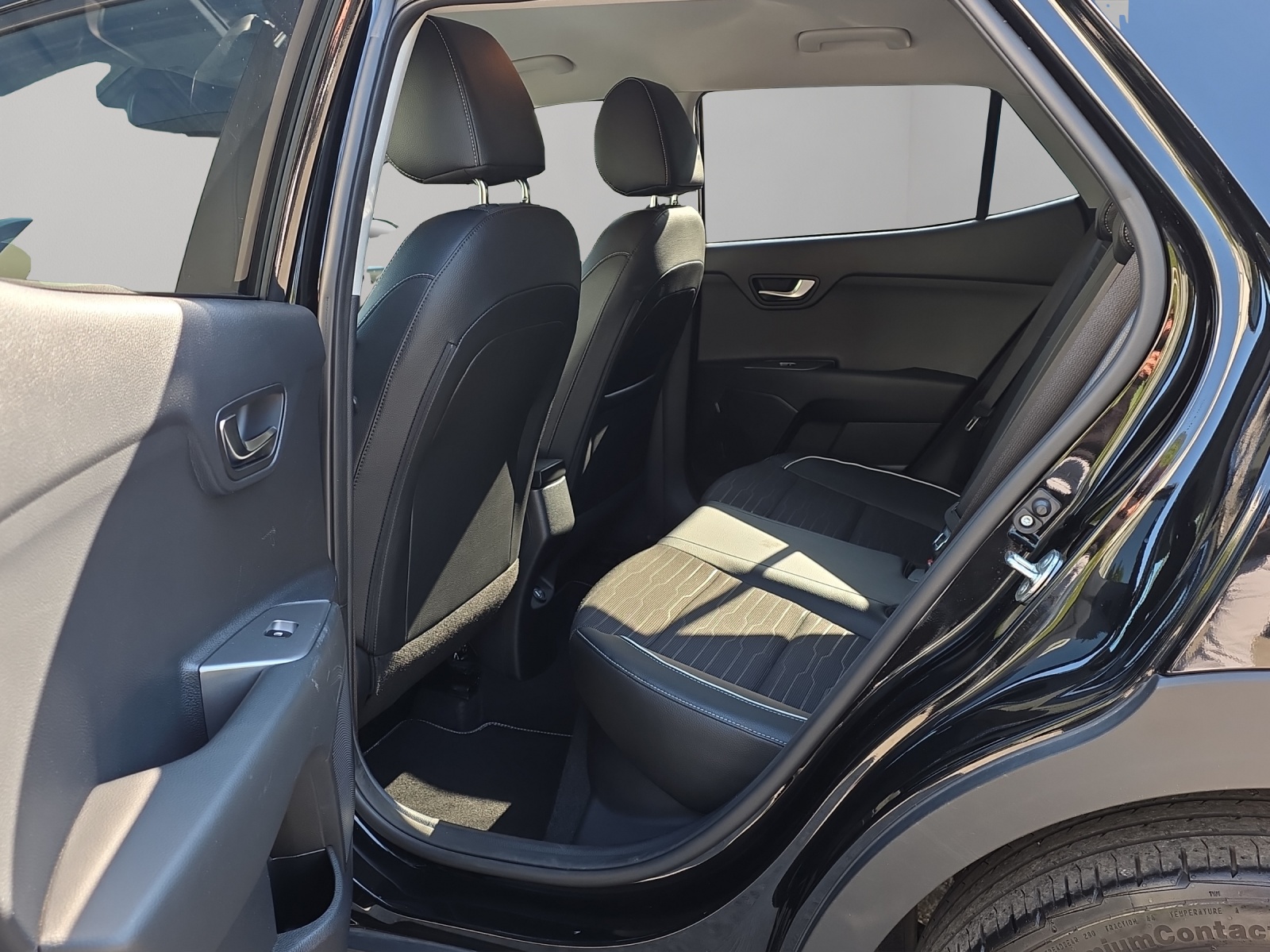 KIA Stonic 1.0 T-GDI MHEV GT-Line DCT-image-8