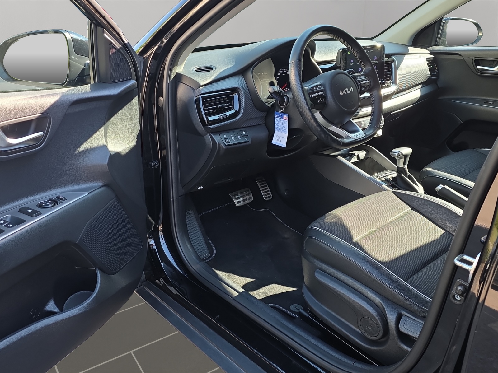 KIA Stonic 1.0 T-GDI MHEV GT-Line DCT-image-6
