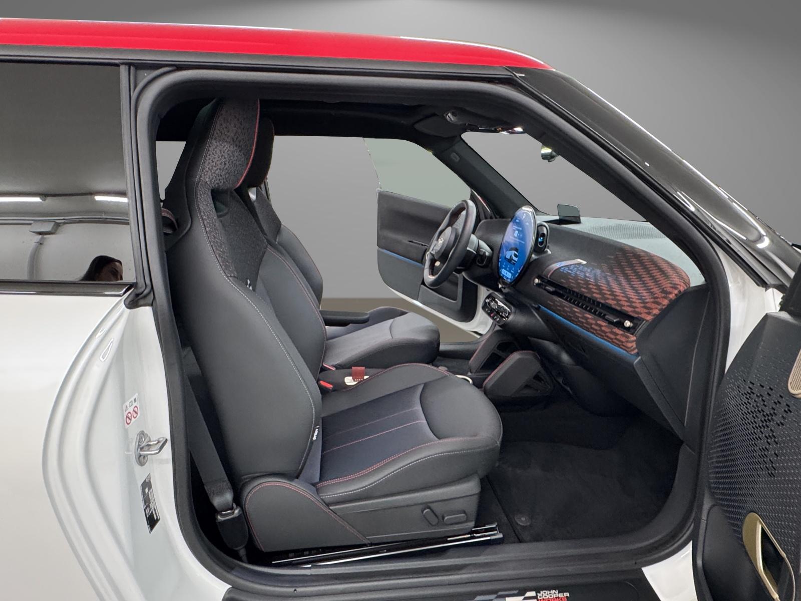 MINI J01 John Cooper Works-image-14