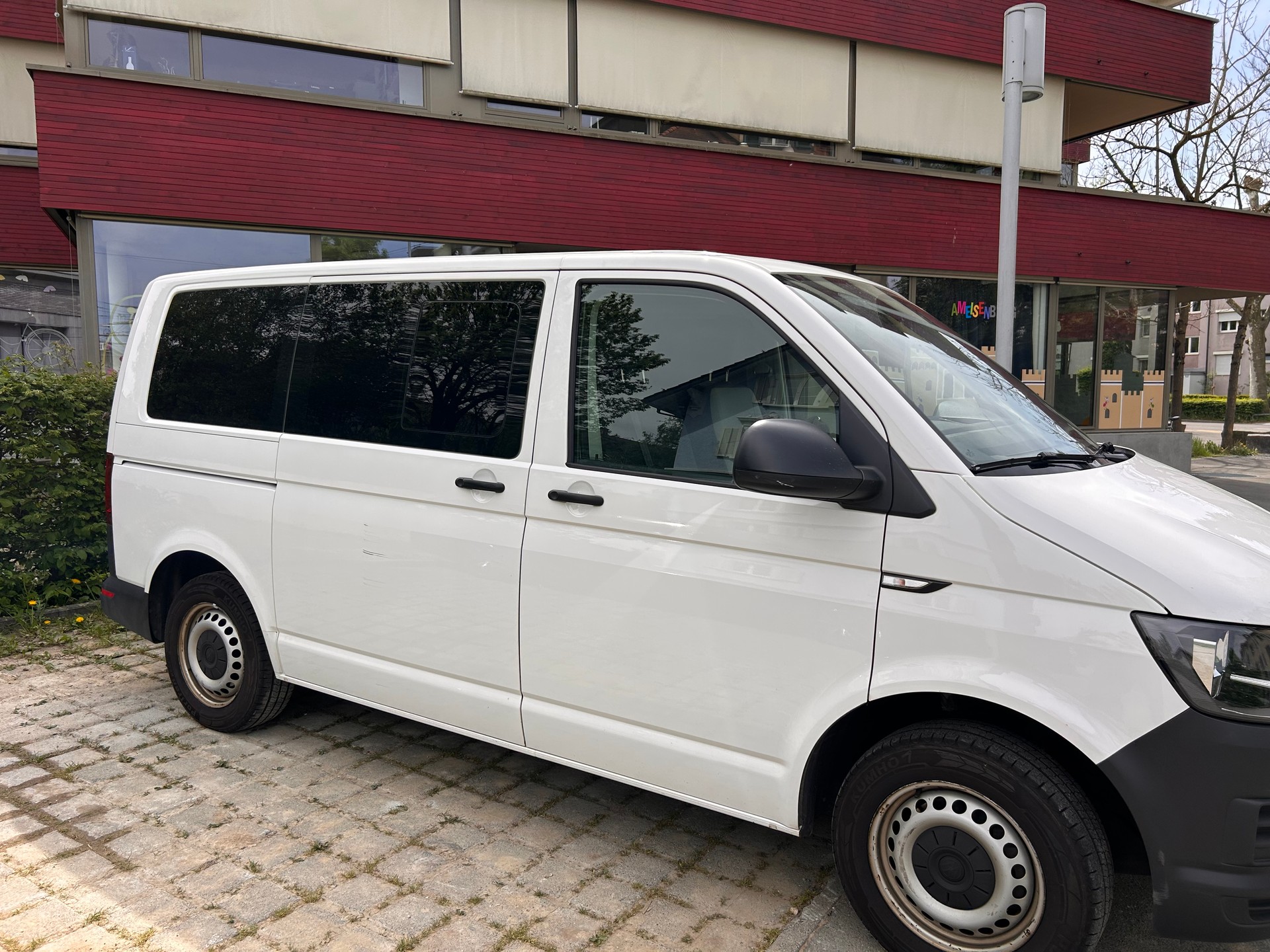 VW Campervan mit cleverem Innenausbau von VanEssa | Top Zustand T6.1 2.0 TDI DSG-image-0