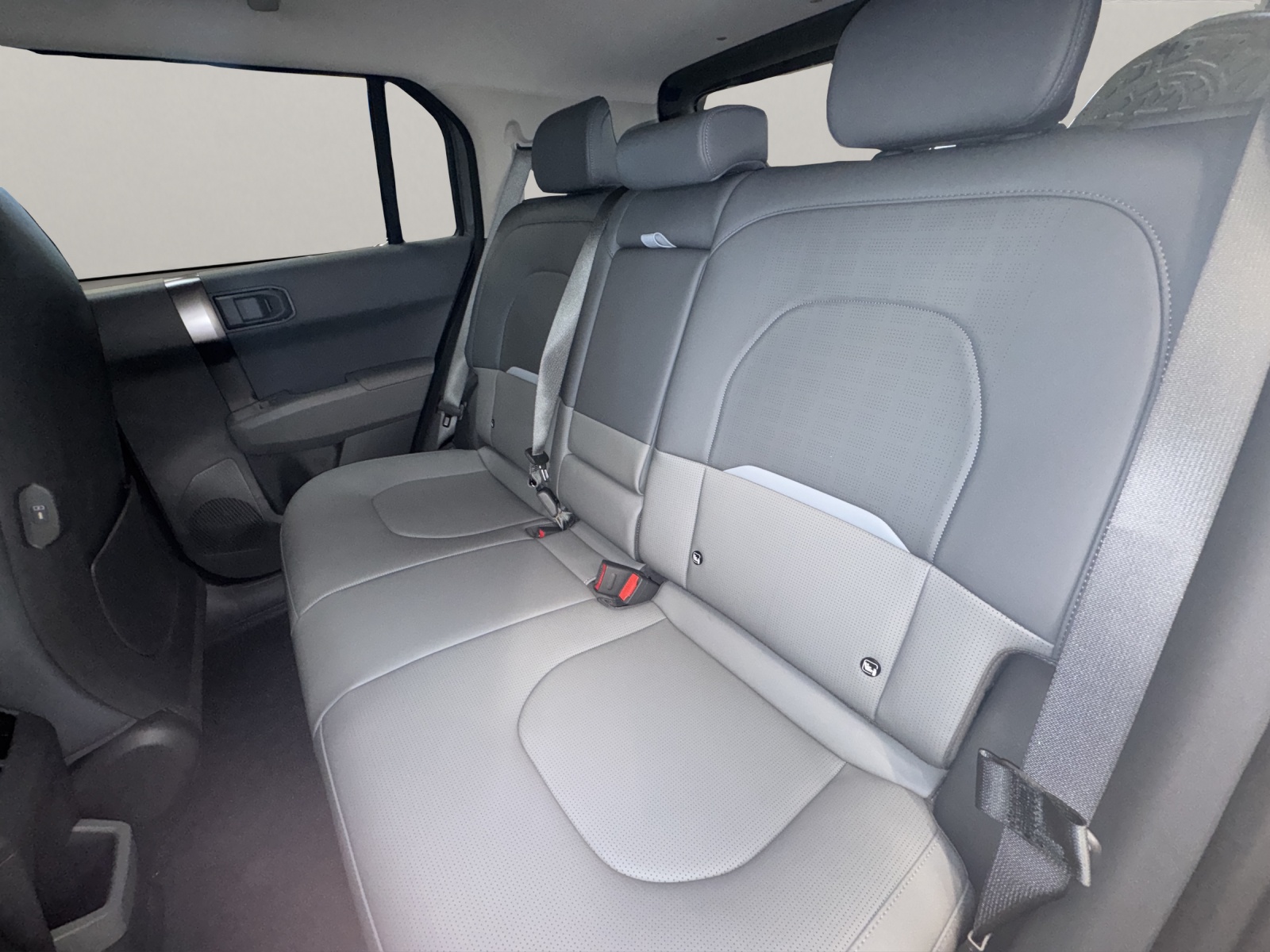KIA EV3 81 kWh Earth+-image-13