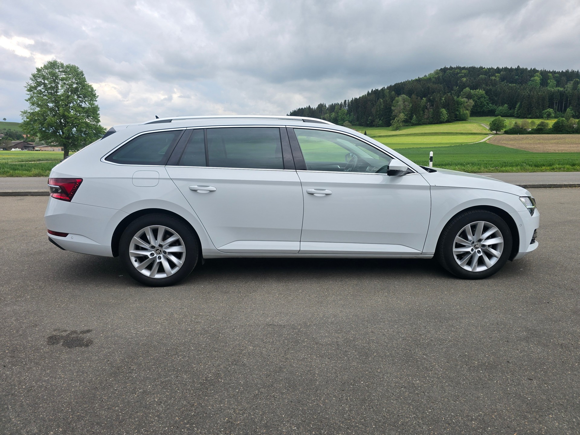 SKODA Superb Combi 2.0 TDi Style 4x4 DSG-image-4