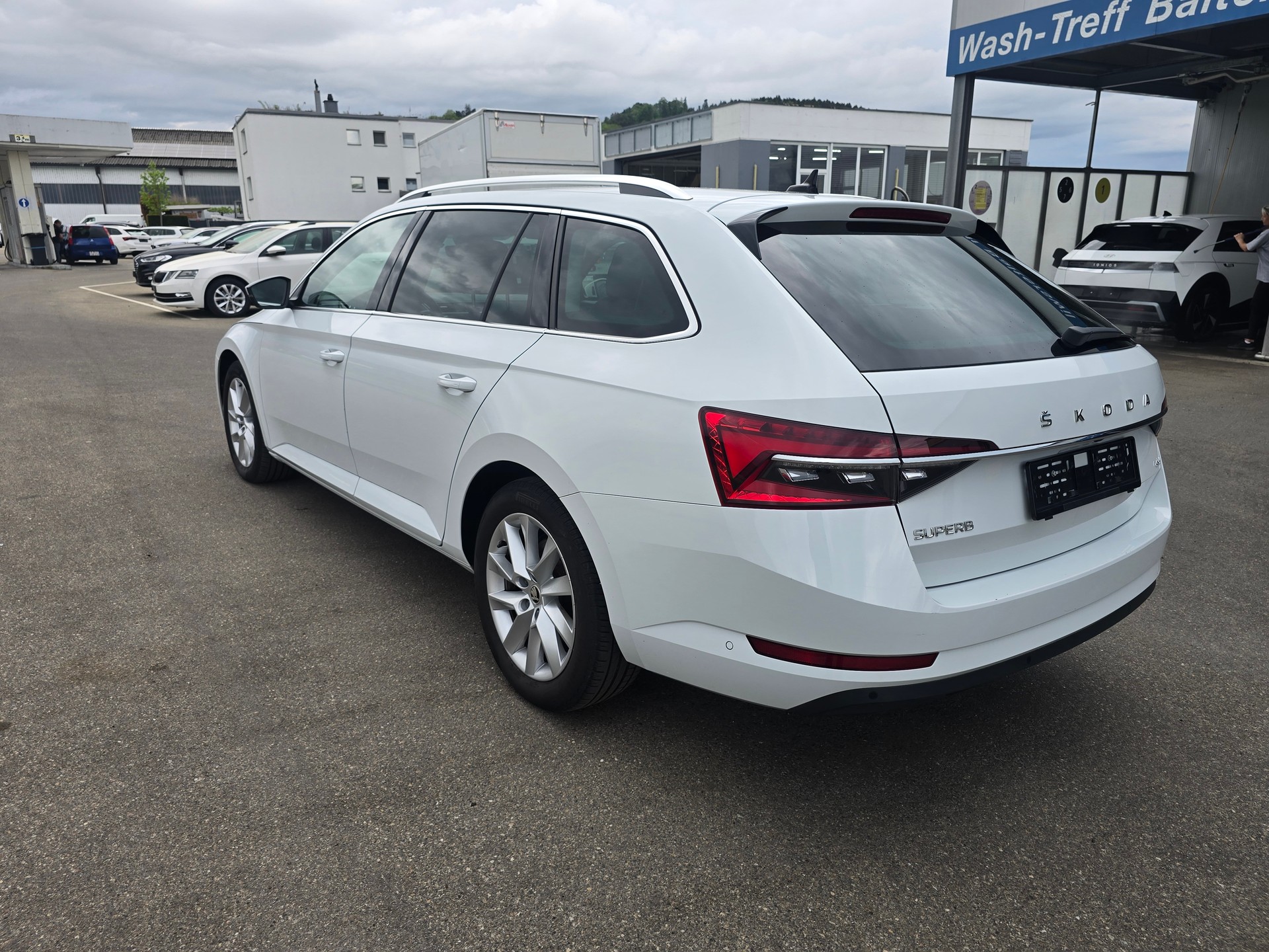 SKODA Superb Combi 2.0 TDi Style 4x4 DSG-image-2