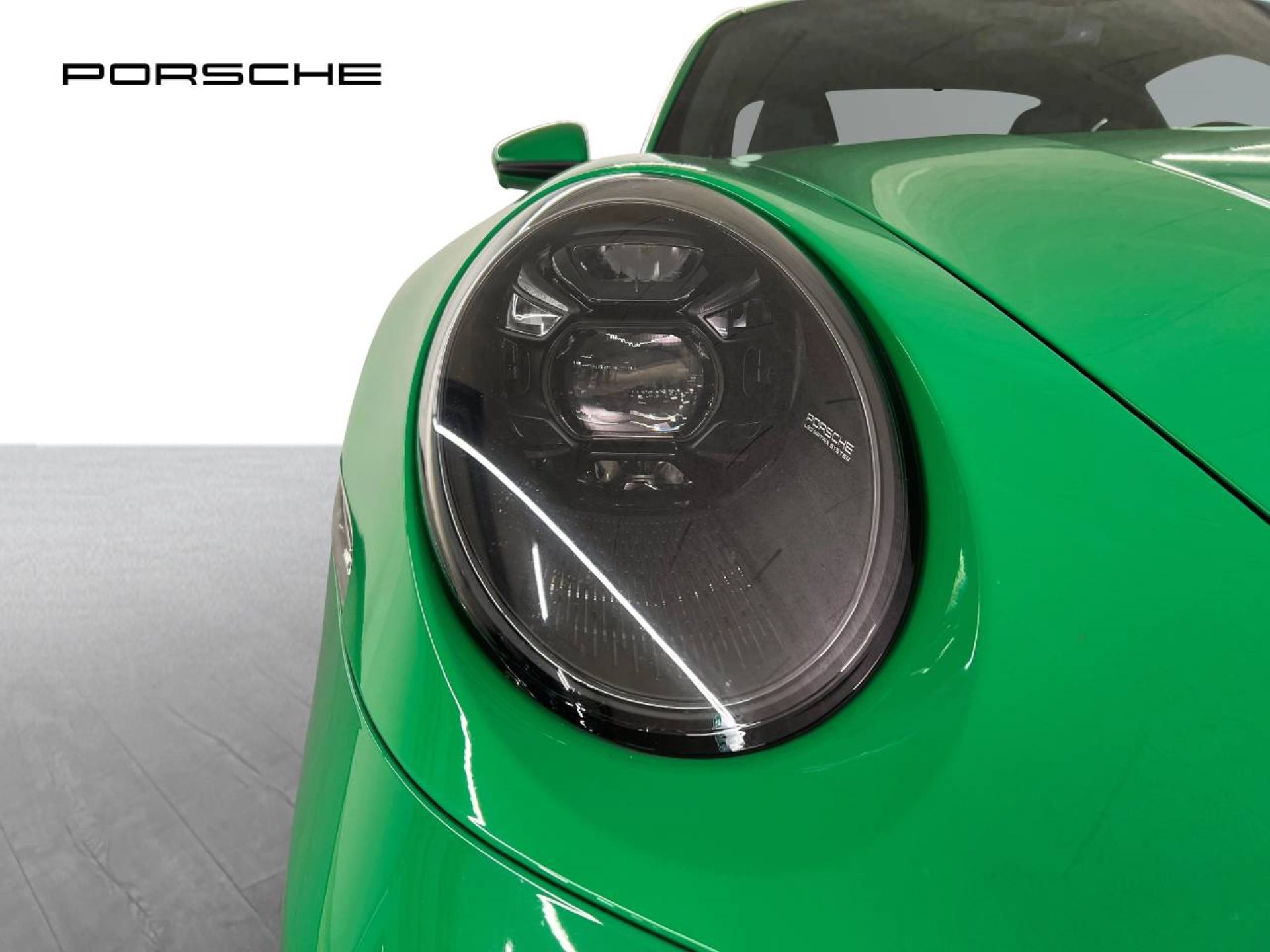 PORSCHE 911 Carrera 4 GTS-image-11