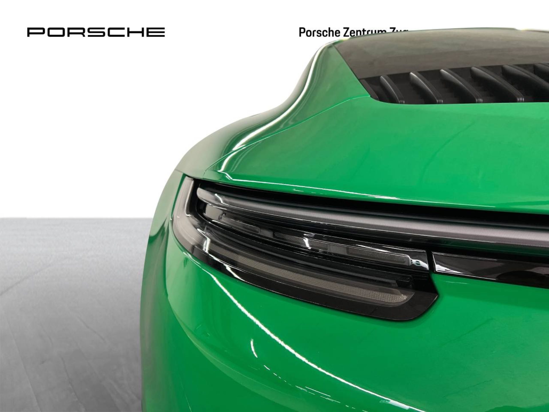 PORSCHE 911 Carrera 4 GTS-image-12