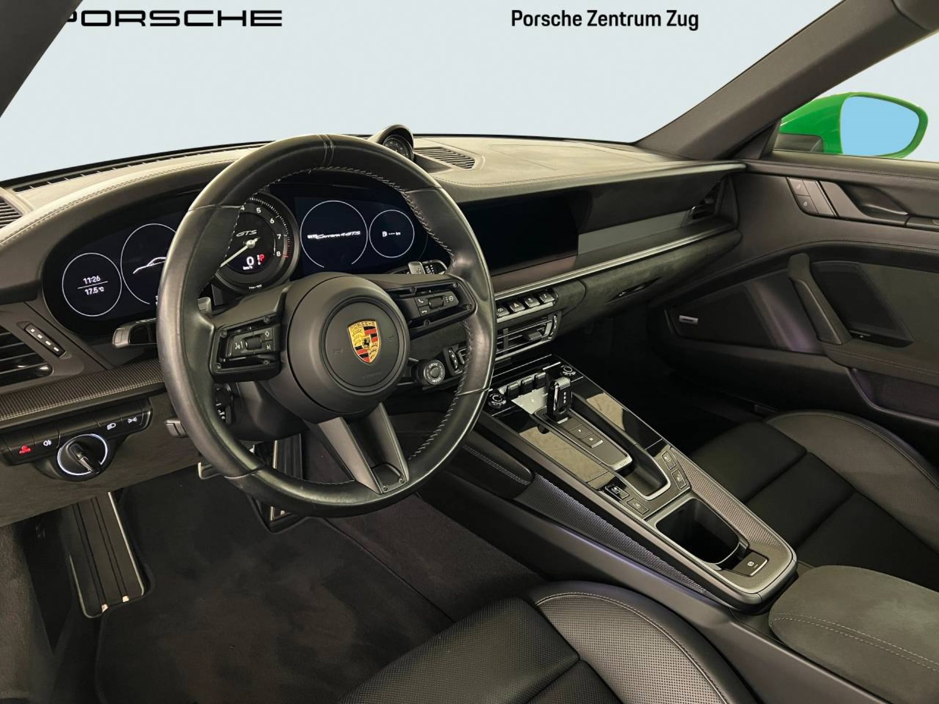 PORSCHE 911 Carrera 4 GTS-image-3