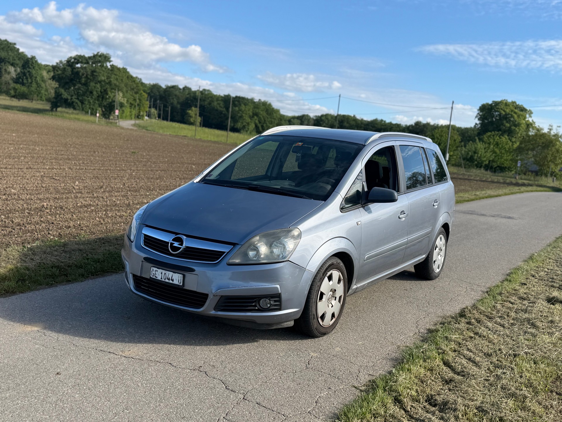 OPEL Zafira 1.9 CDTI Enjoy Automatic-image-2