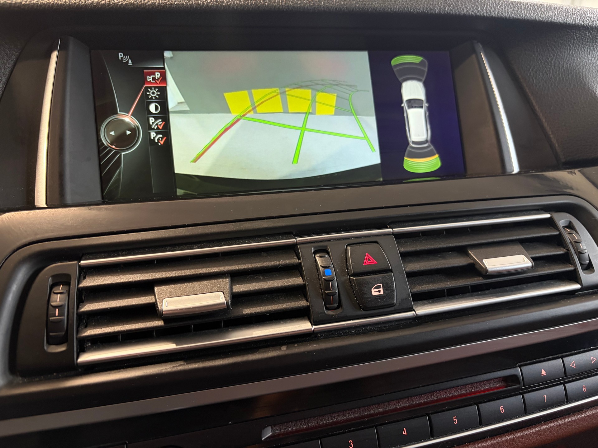 BMW 525d Touring xDrive Steptronic*Ab MFK*LED-Scheinwerfer*-image-17
