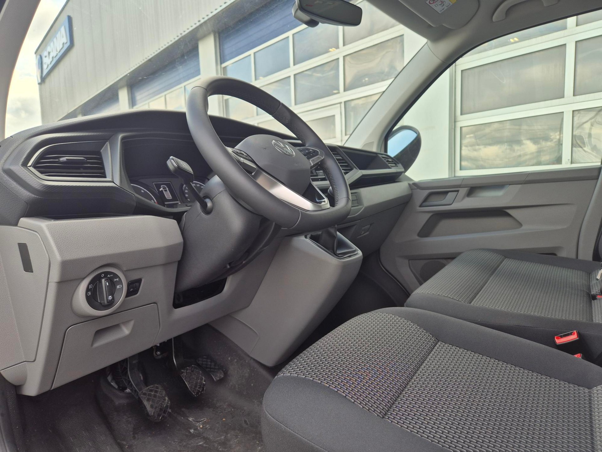 VW T6.1 2.0 TDI-image-6