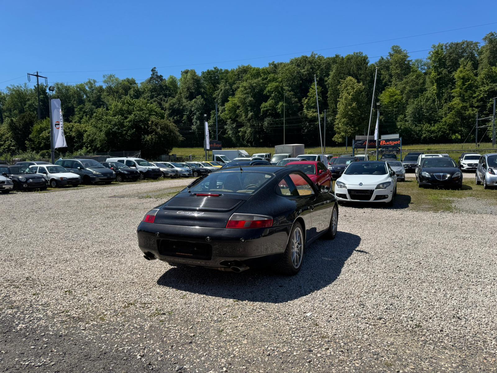 PORSCHE 911 Carrera 4-image-5