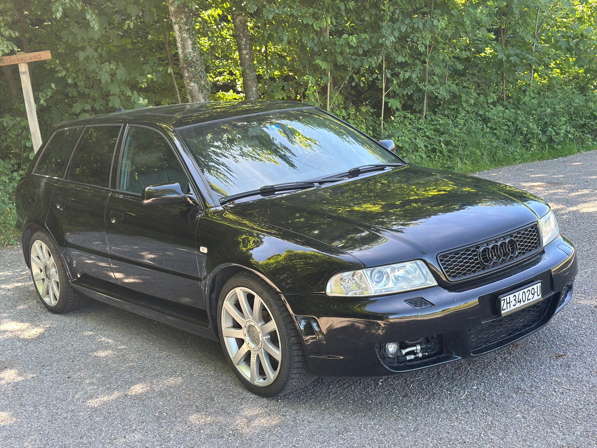 AUDI RS4 Avant quattro-image-1