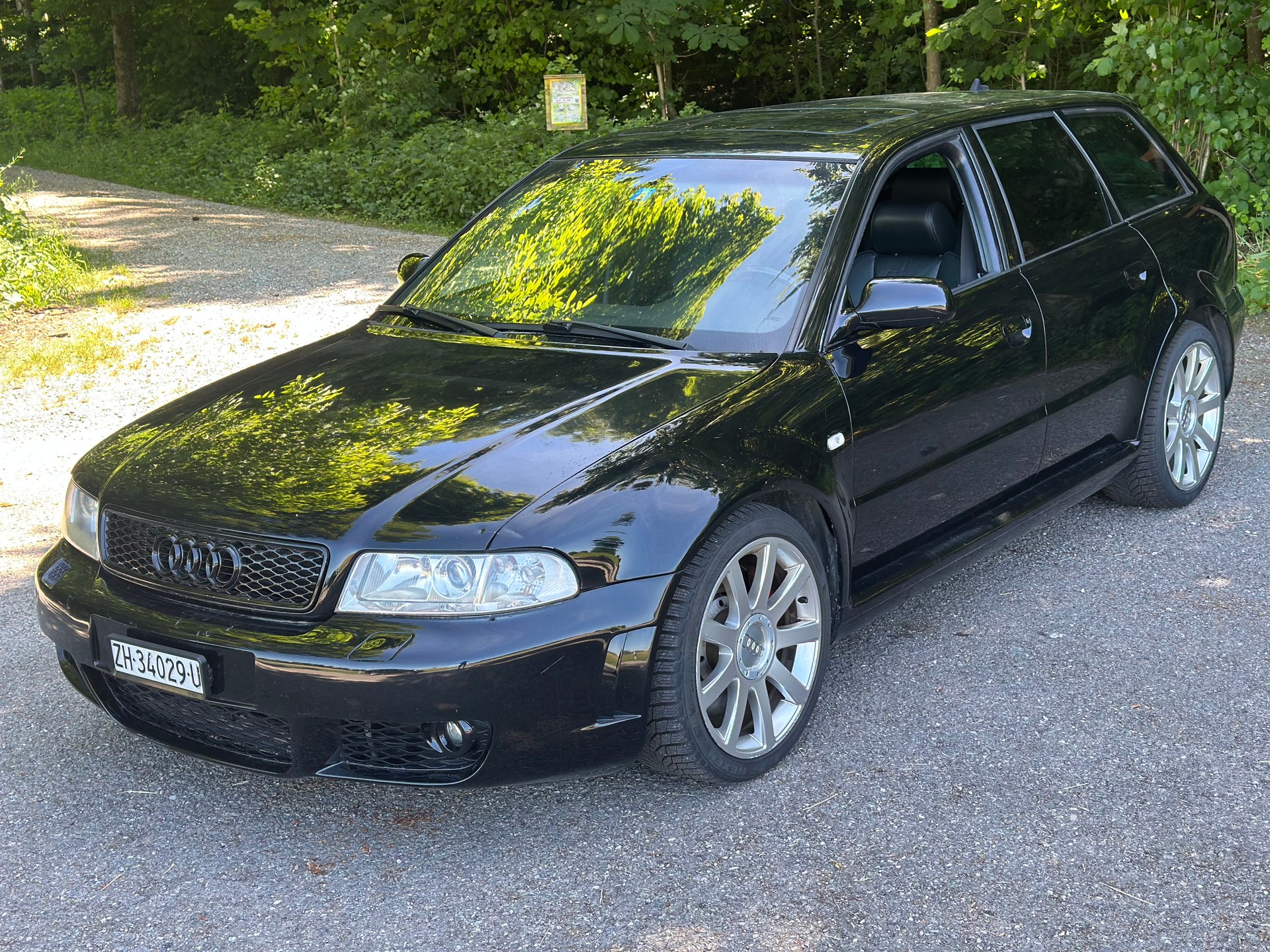AUDI RS4 Avant quattro