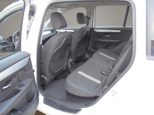 BMW 216d Gran Tourer-image-5