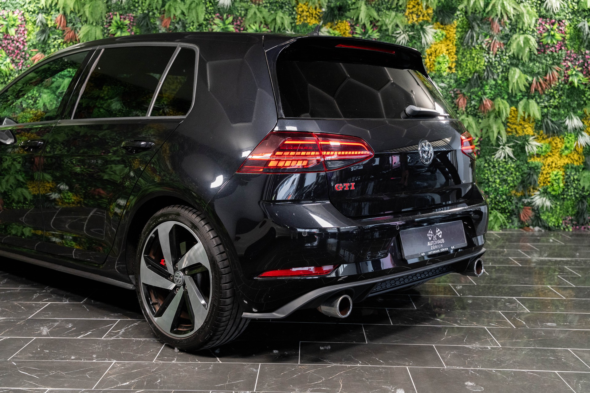 VW Golf 2.0 TSI GTI Performance-image-5