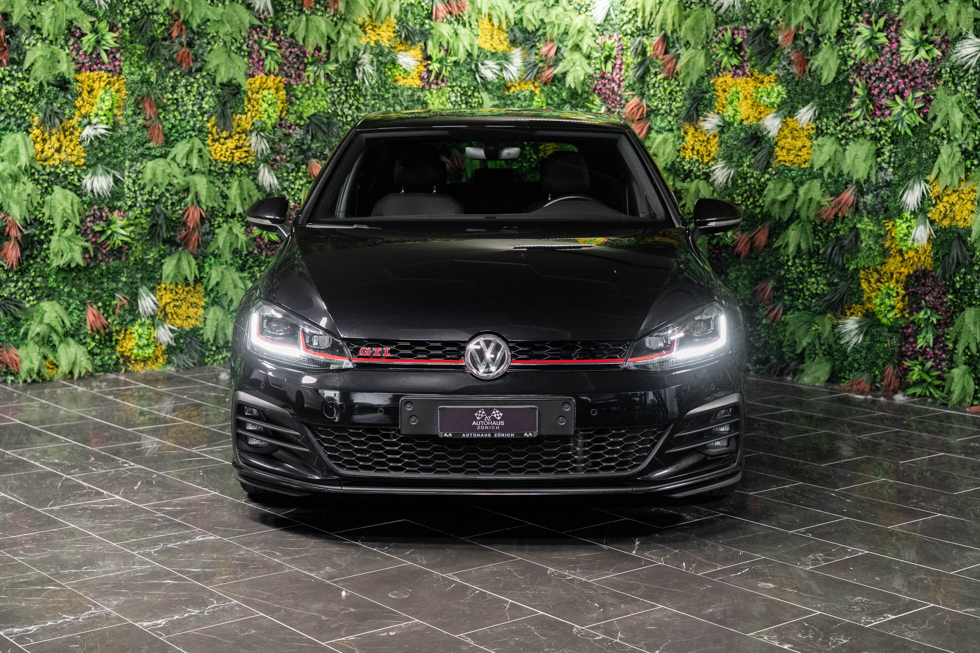 VW Golf 2.0 TSI GTI Performance-image-2