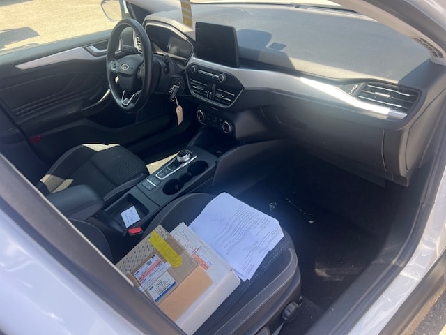 FORD Focus 1.0 SCTi Cool Connect Automatic-image-8