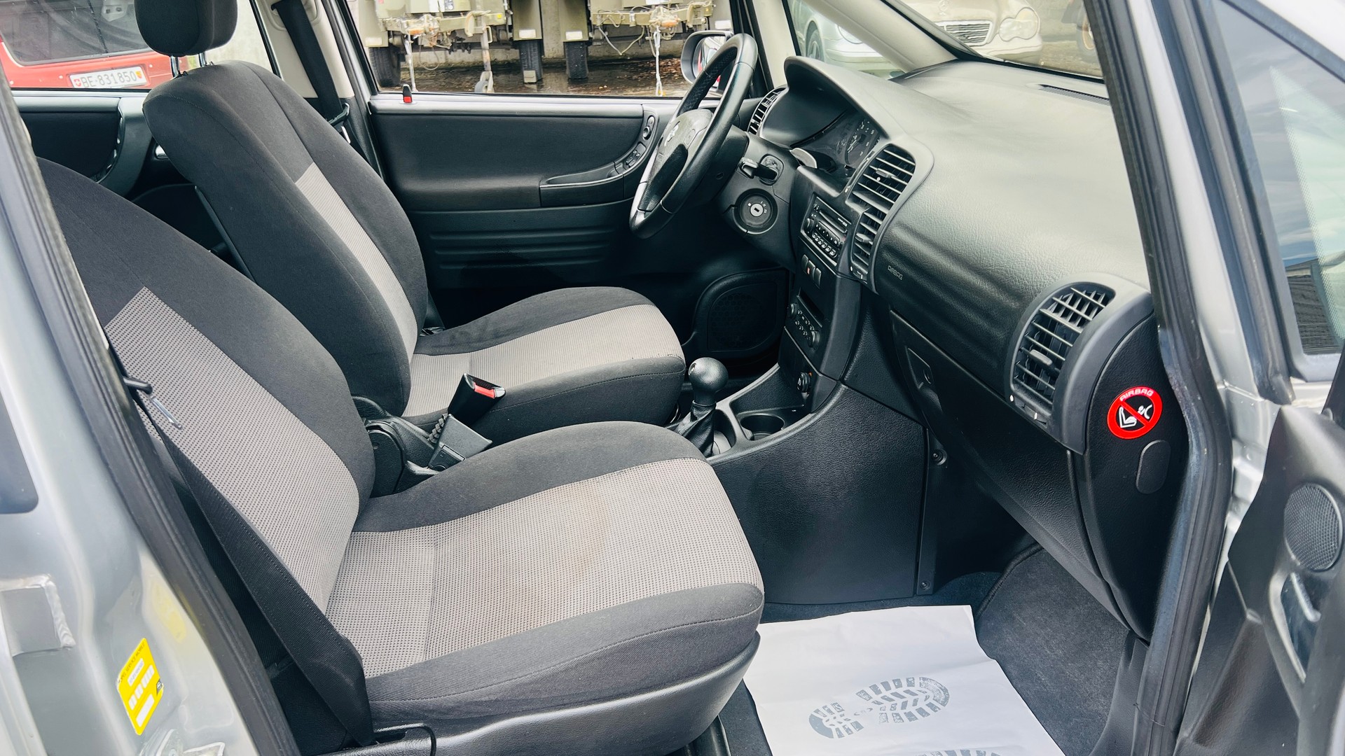 OPEL ZAFIRA-image-14
