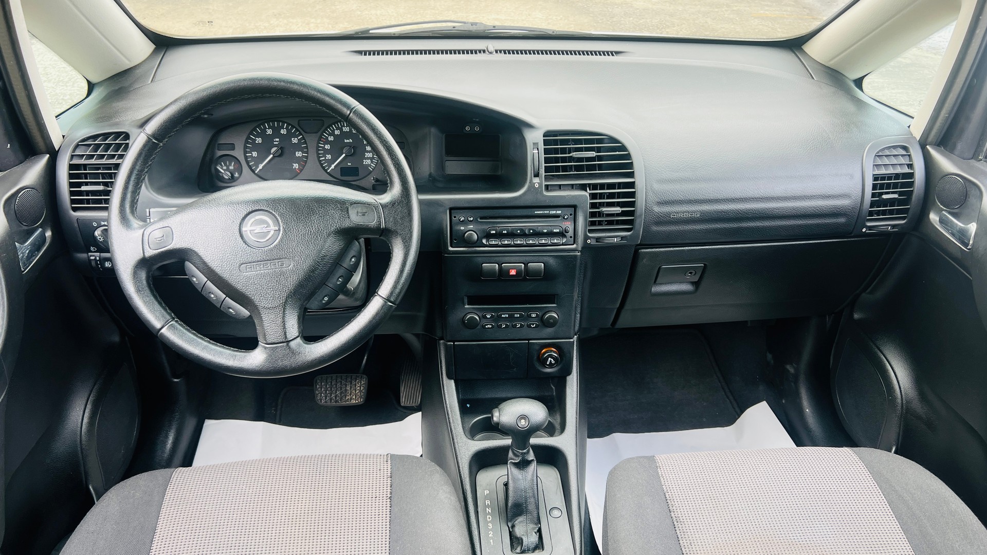 OPEL ZAFIRA-image-9