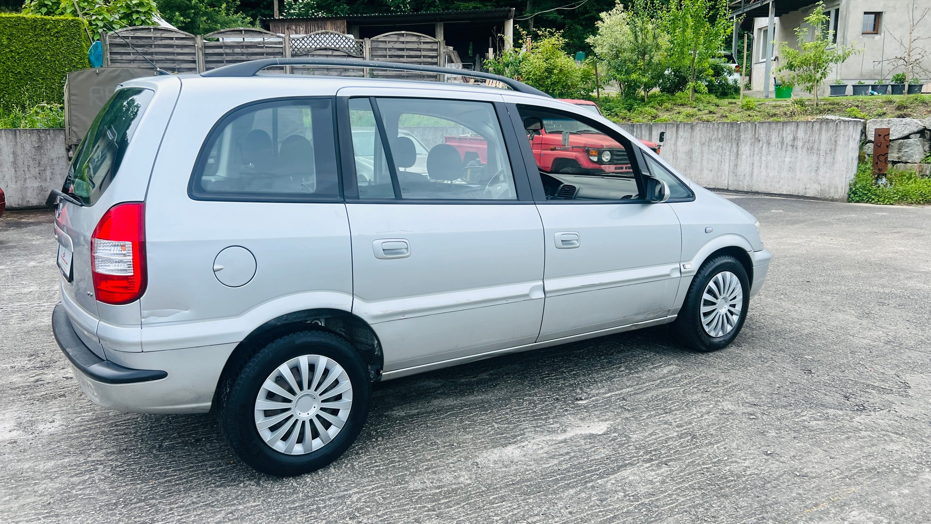 OPEL ZAFIRA-image-8