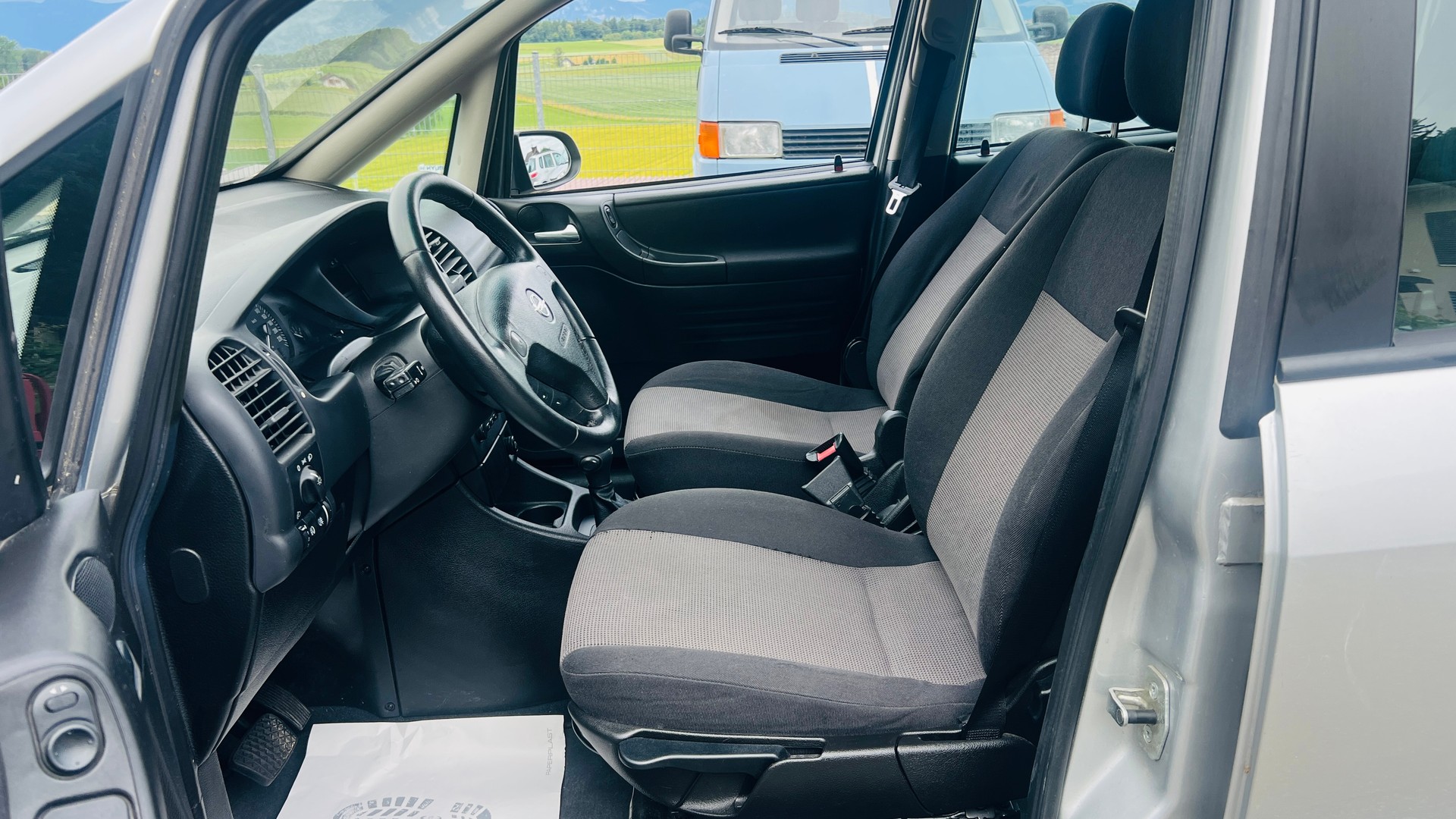 OPEL ZAFIRA-image-10