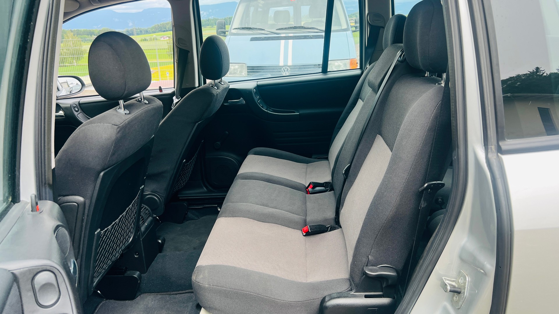 OPEL ZAFIRA-image-13