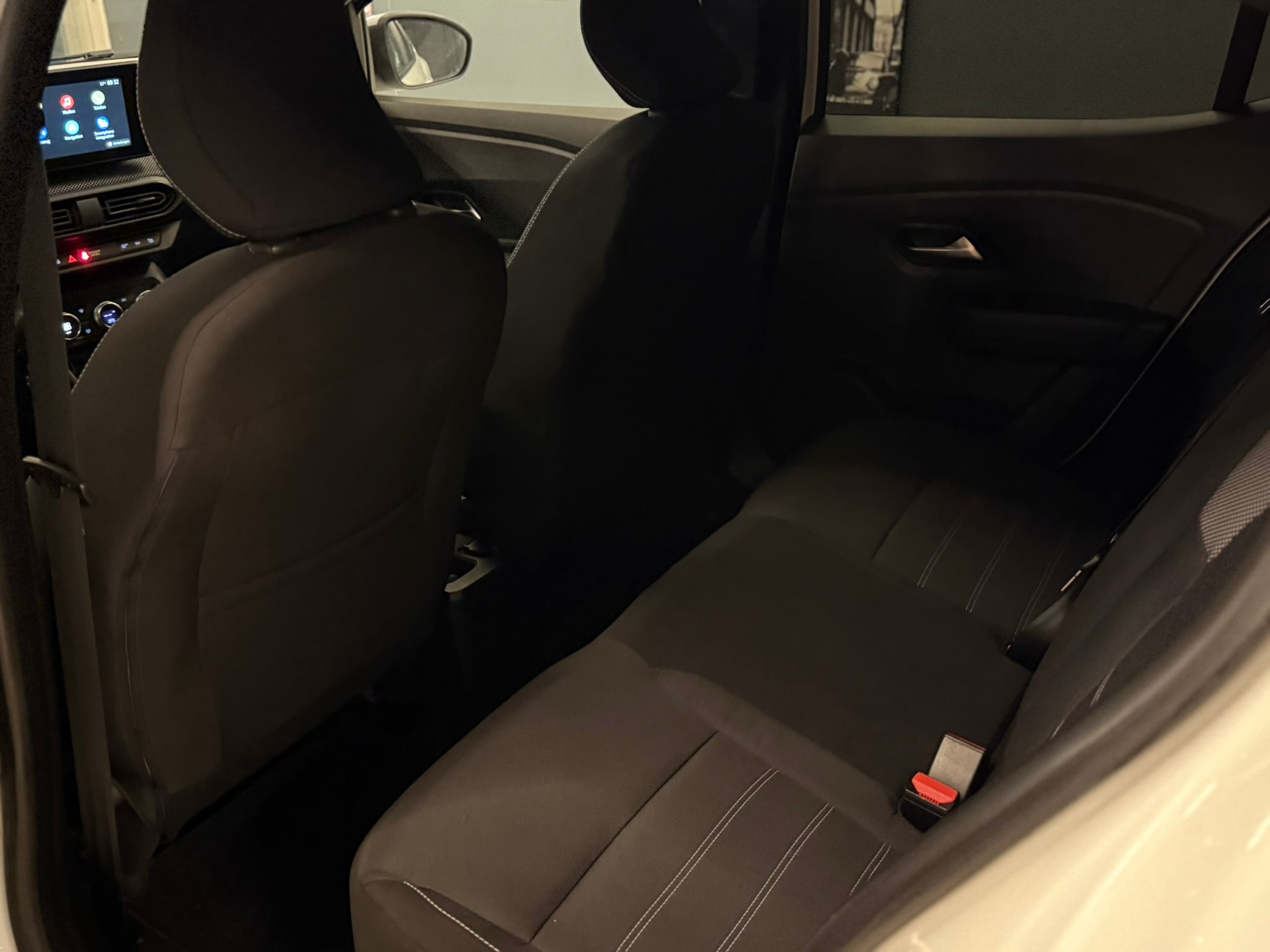 DACIA Sandero TCe 90 Comfort CVT-image-14