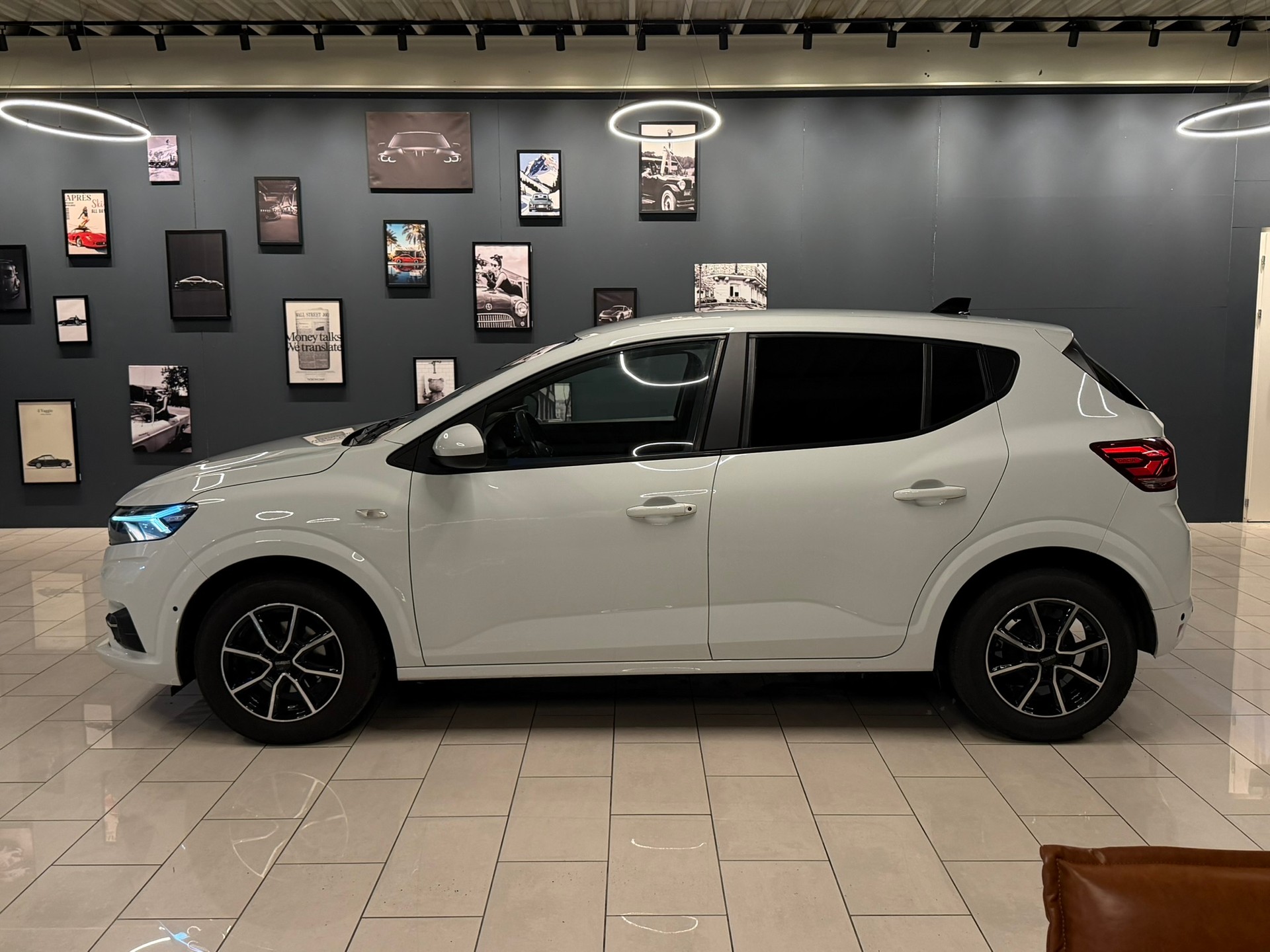 DACIA Sandero TCe 90 Comfort CVT-image-3