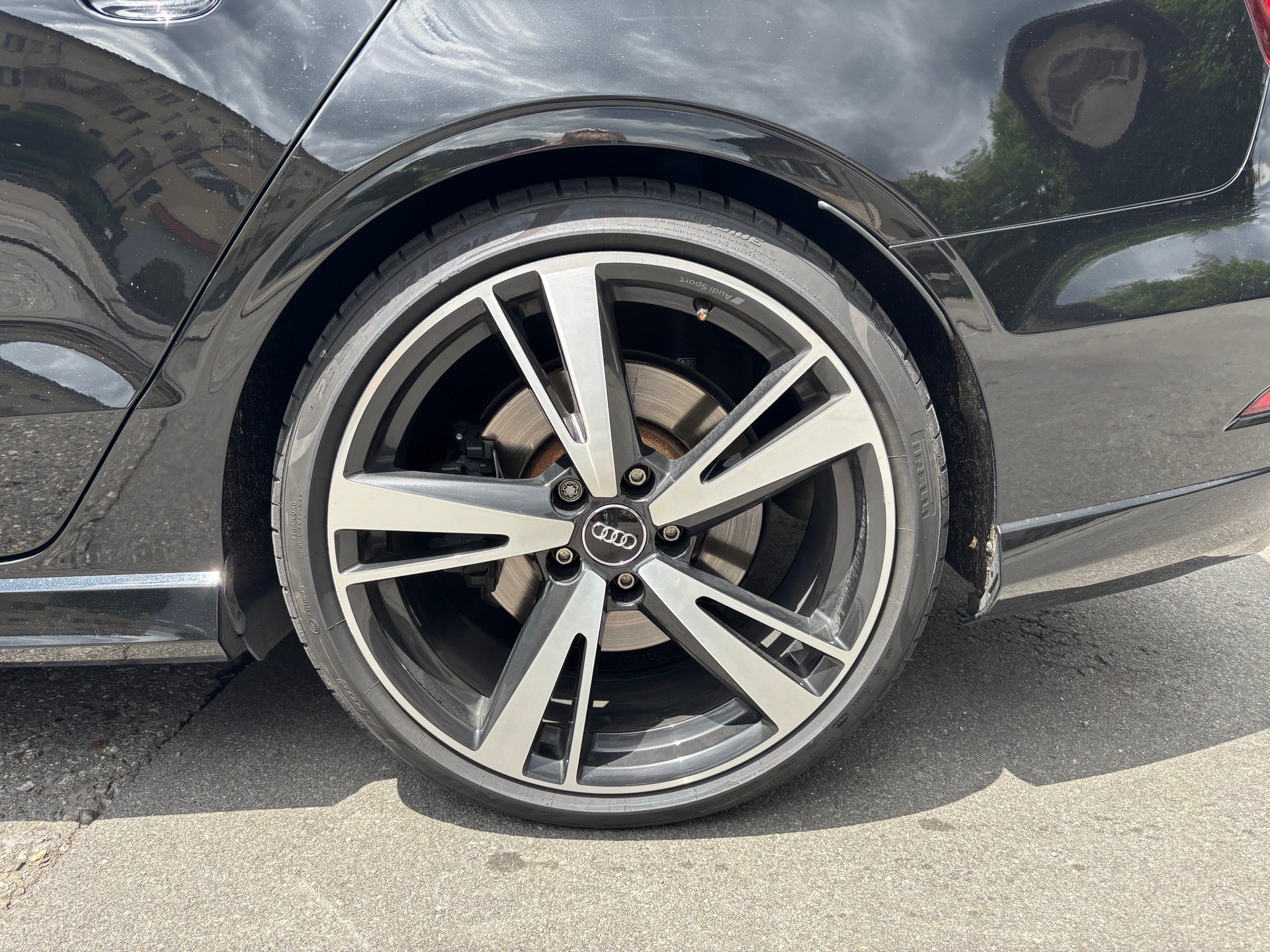 AUDI RS3 Limousine 2.5 TSI quattro S-tronic-image-8