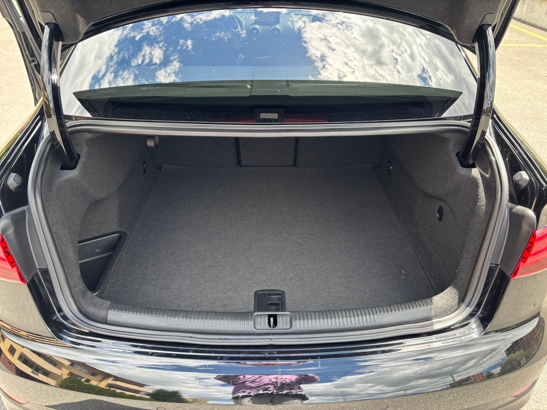 AUDI RS3 Limousine 2.5 TSI quattro S-tronic-image-16